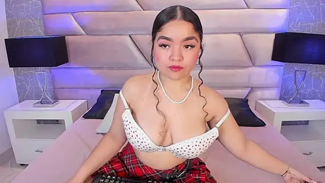 Lilithlain online show from February 13, 2026, 12:45 pm