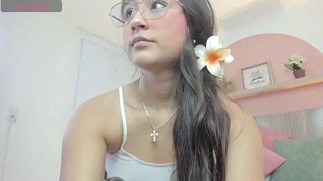 Snapshot of ivette_swan chatting on March 2, 2026, 7:43 pm ivette swan online show from March 2, 2026, 7:43 pm