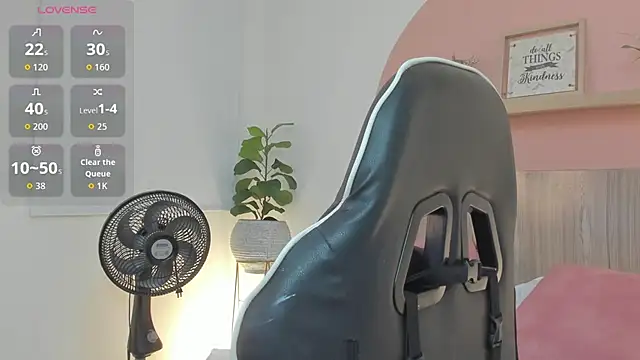 ivette swan online show from April 9, 2026, 7:41 pm