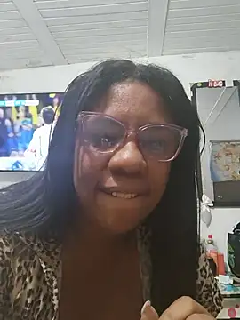 Zeyllyjhonson online show from June 2, 2026, 12:45 am