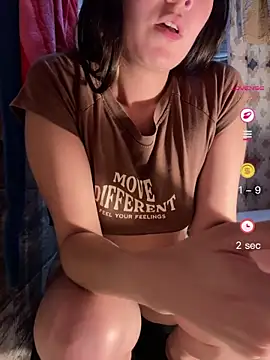 Snapshot of Raven__5 chatting on May 31, 2026, 1:58 am Raven 5 online show from May 31, 2026, 1:58 am