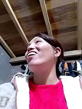 Gummiesu online show from February 9, 2026, 2:15 am