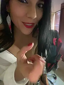 Snapshot of Miaswwe chatting on June 3, 2026, 12:19 pm Miaswwe online show from June 3, 2026, 12:19 pm