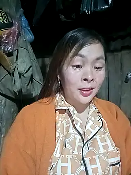 Snapshot of Bling_sexy chatting on February 2, 2026, 12:37 pm Bling sexy online show from February 2, 2026, 12:37 pm