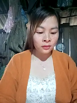 Snapshot of Bling_sexy chatting on February 4, 2026, 12:38 am Bling sexy online show from February 4, 2026, 12:38 am