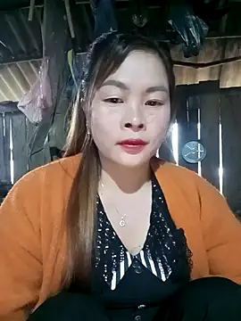 Snapshot of Bling_sexy chatting on February 10, 2026, 1:10 am Bling sexy online show from February 10, 2026, 1:10 am