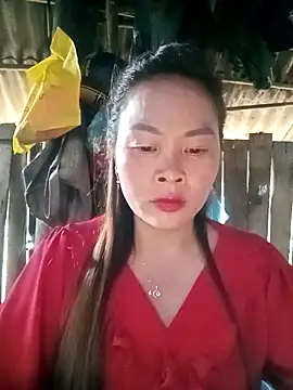 Snapshot of Bling_sexy chatting on February 17, 2026, 1:13 am Bling sexy online show from February 17, 2026, 1:13 am