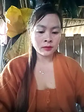 Snapshot of Bling_sexy chatting on February 20, 2026, 1:46 am Bling sexy online show from February 20, 2026, 1:46 am