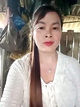 Snapshot of Bling_sexy chatting on February 23, 2026, 8:22 am Bling sexy online show from February 23, 2026, 8:22 am