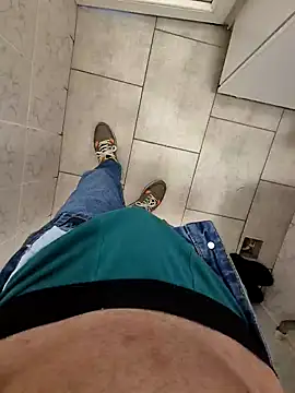 vali23 online show from February 17, 2026, 9:28 am