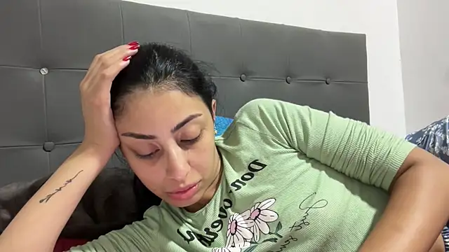 Snapshot of AbrilSantosxo chatting on May 22, 2026, 1:06 pm AbrilSantosxo online show from May 22, 2026, 1:06 pm
