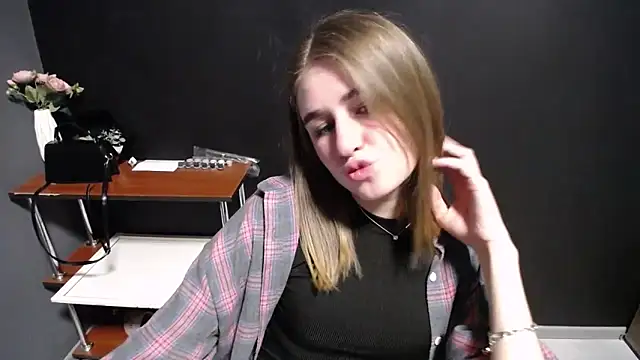 Sunny siren online show from March 16, 2026, 1:37 pm