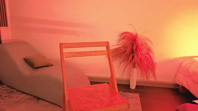 fransheskarossi online show from February 17, 2026, 12:23 pm