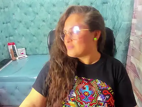 Sarah Boobs  online show from April 15, 2026, 3:46 am