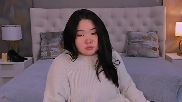 Snapshot of YUMI_G chatting on February 9, 2026, 8:35 pm YUMI G online show from February 9, 2026, 8:35 pm