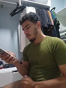 reipromiscuo01 online show from February 9, 2026, 7:07 pm