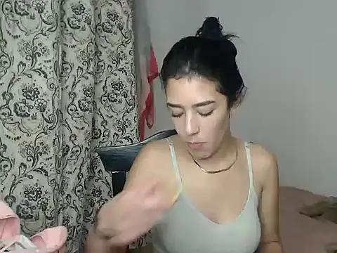 luisandri  online show from February 25, 2026, 12:42 am