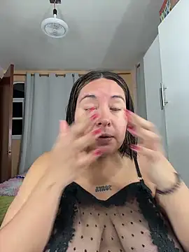 Nailealipsglossy online show from February 8, 2026, 9:02 am