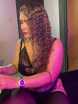 TianaRios Pink online show from February 11, 2026, 5:07 pm