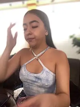 AuroraJohns Pink online show from February 14, 2026, 5:53 pm