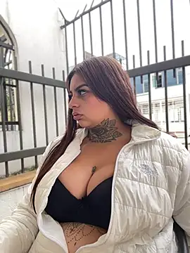 EmilyMoore Pink online show from February 6, 2026, 7:50 pm