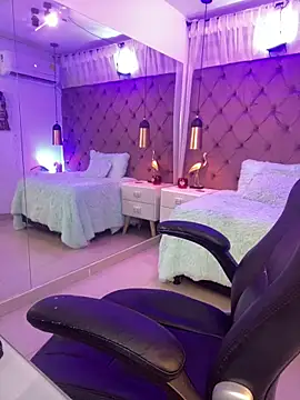 Auri   online show from March 7, 2026, 7:33 pm