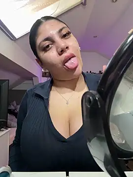 MinaKhalina online show from March 19, 2026, 12:09 pm