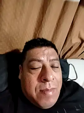 Snapshot of Bigmonstrr chatting on January 16, 2026, 5:44 am Bigmonstrr online show from January 16, 2026, 5:44 am