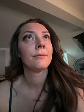 21tweetypie21 online show from April 10, 2026, 6:23 pm