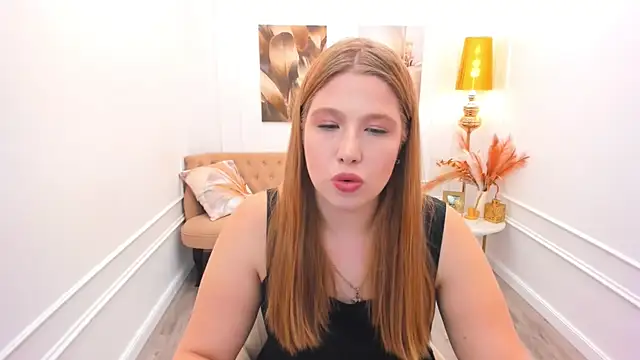 Snapshot of SweetDaylight chatting on June 8, 2026, 8:42 pm SweetDaylight online show from June 8, 2026, 8:42 pm