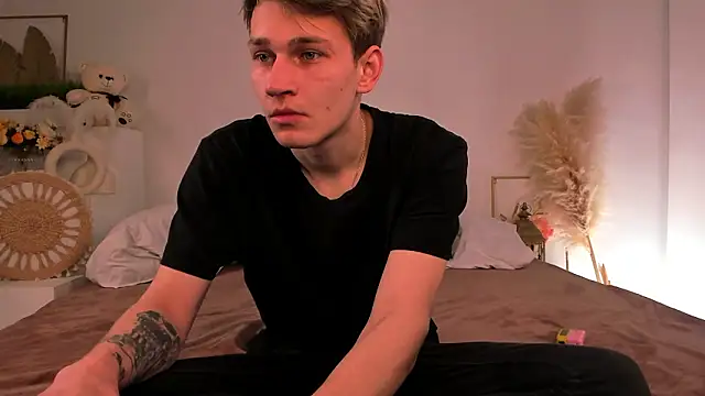 Snapshot of Volan_Starts chatting on February 25, 2026, 12:04 pm Volan Starts online show from February 25, 2026, 12:04 pm