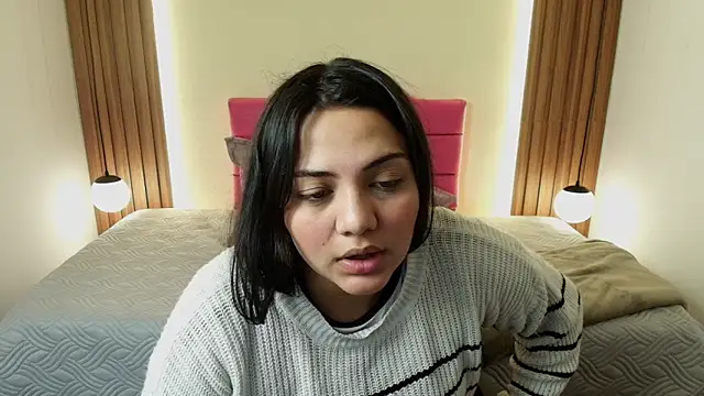 Snapshot of IvonneRoss_ chatting on May 12, 2026, 2:14 pm IvonneRoss online show from May 12, 2026, 2:14 pm