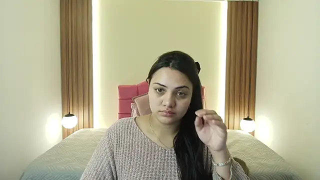 Snapshot of IvonneRoss_ chatting on May 25, 2026, 12:11 pm IvonneRoss online show from May 25, 2026, 12:11 pm