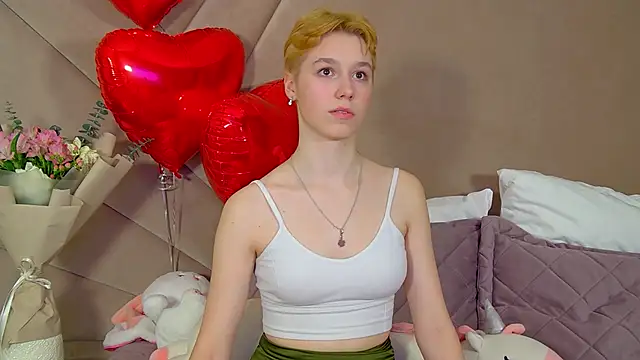 Snapshot of AgataGate chatting on February 12, 2026, 3:18 pm AgataGate online show from February 12, 2026, 3:18 pm