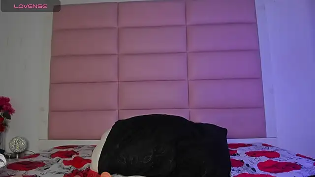 Catalinna 03 online show from April 1, 2026, 1:41 pm