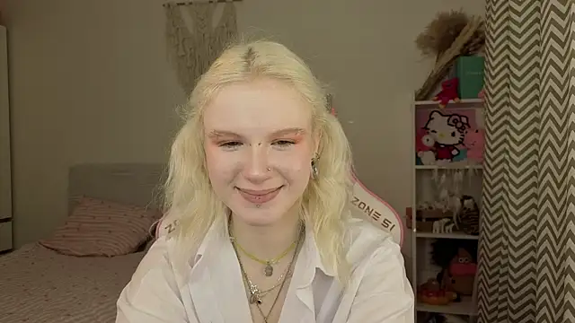 Mia WaterFall online show from March 25, 2026, 3:23 am