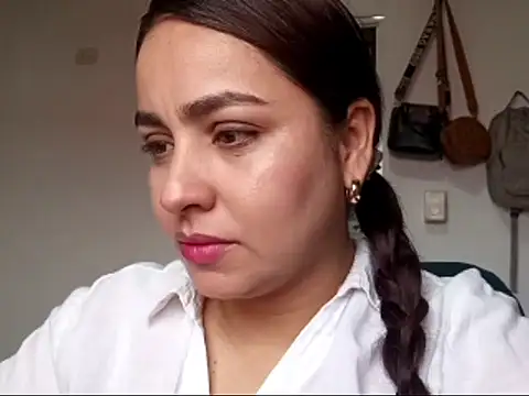 lunitahoney13 online show from February 20, 2026, 12:49 pm