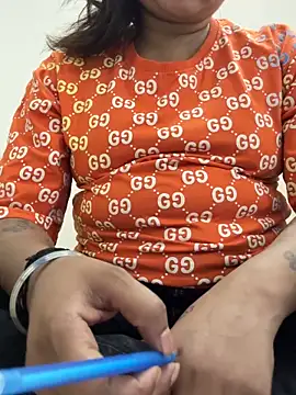 BunnyCharm01 online show from April 8, 2026, 6:52 pm