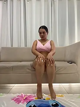 saray mendozaa online show from May 18, 2026, 4:57 pm