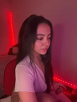 Snapshot of laraa_rous chatting on March 1, 2026, 12:01 am laraa rous online show from March 1, 2026, 12:01 am