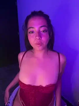 Snapshot of laraa_rous chatting on March 5, 2026, 5:14 am laraa rous online show from March 5, 2026, 5:14 am