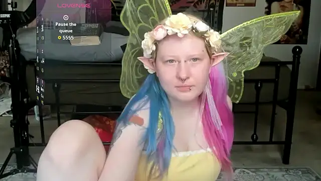 Snapshot of LoriCritter chatting on March 26, 2026, 8:14 pm LoriCritter online show from March 26, 2026, 8:14 pm