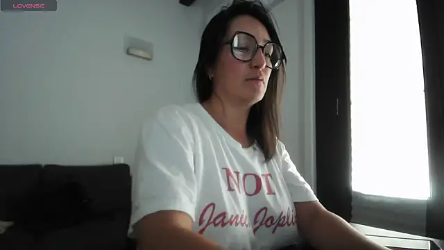 Snapshot of Yulian_Milf chatting on July 17, 2026, 10:33 am Yulian Milf online show from July 17, 2026, 10:33 am