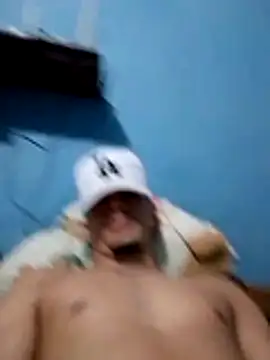 Snapshot of El_Roberto07 chatting on February 21, 2026, 6:03 am El Roberto07 online show from February 21, 2026, 6:03 am