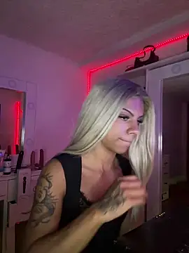 andyy x online show from April 25, 2026, 9:23 am