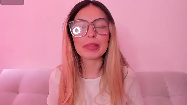 Fernanda aaaa online show from March 19, 2026, 4:00 pm