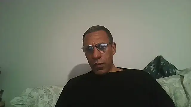 swimmer2496 online show from February 9, 2026, 1:20 am