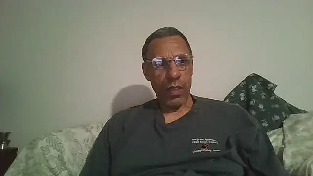 swimmer2496 online show from February 15, 2026, 3:47 am