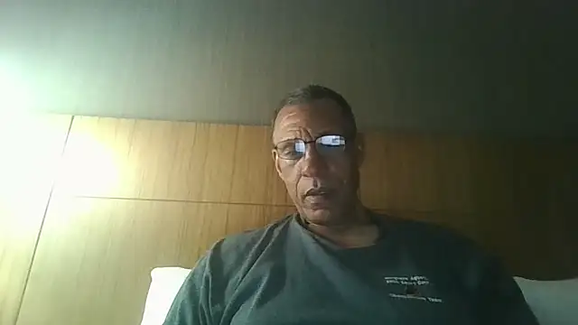 swimmer2496 online show from April 2, 2026, 1:36 am