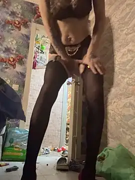 Snapshot of Alis_Roxy chatting on February 4, 2026, 7:09 pm Alis Roxy online show from February 4, 2026, 7:09 pm